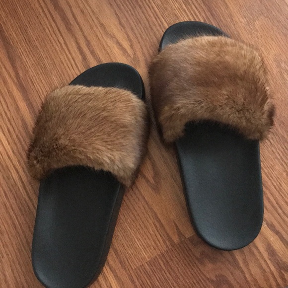Givenchy Mink-Fur Flat Slide Sandal - Picture 5 of 9